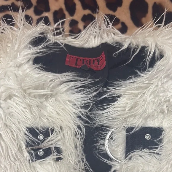 Tripp NYC Y2K vintage Rare Faux Fur White Jacket. Size s